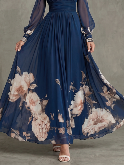 María Fernanda Vestido largo con flores en el ruedo en azul marino