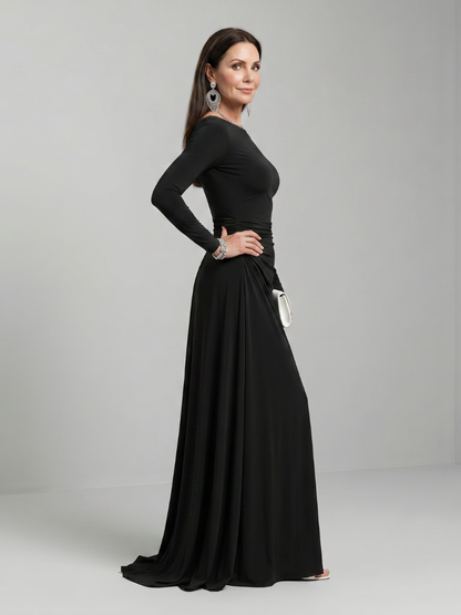 Natalia Vestido largo en negro con escote barco