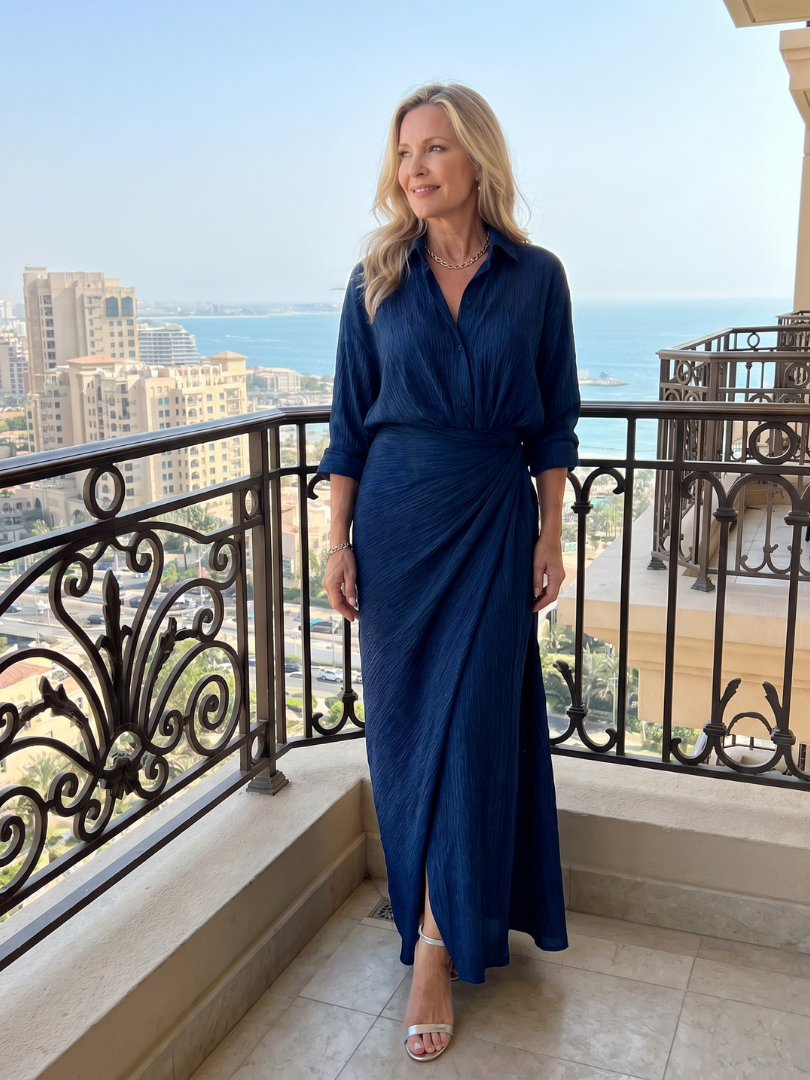 Ana Cristina Vestido largo en azul mezclilla con falda cruzada