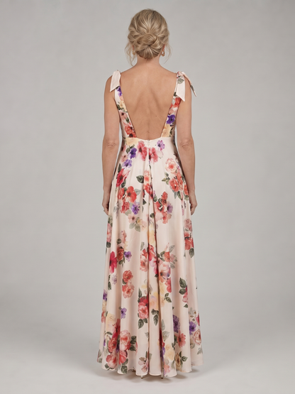 Mónica Vestido largo con rosas sobre crema