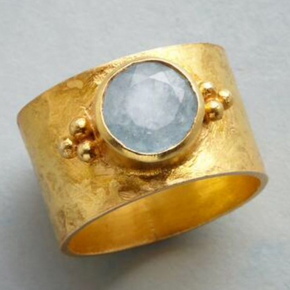 Anillo Retro con Luna de Oro