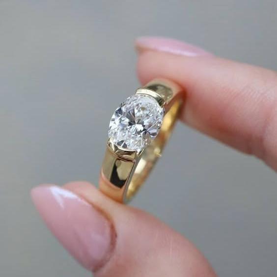Anillo Vintage de Oro y Zirconia