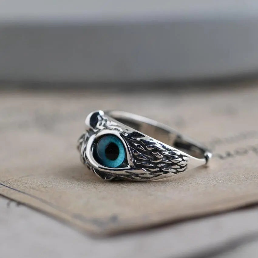 Anillo búho de la suerte ajustable en plata con ópalo