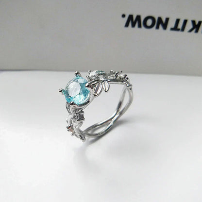 Anillo de plata con piedra lunar