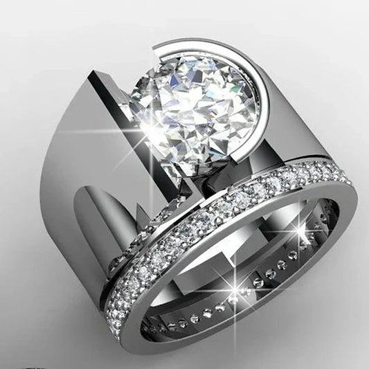 Anillo de plata vintage con zirconia brillante