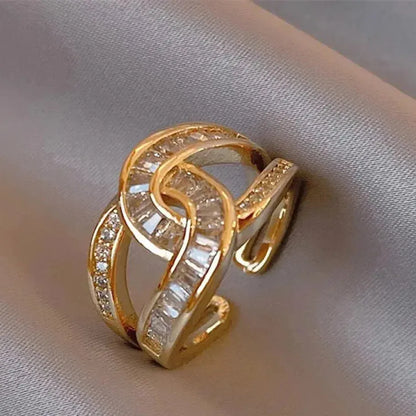 Anillo elegante con nudo
