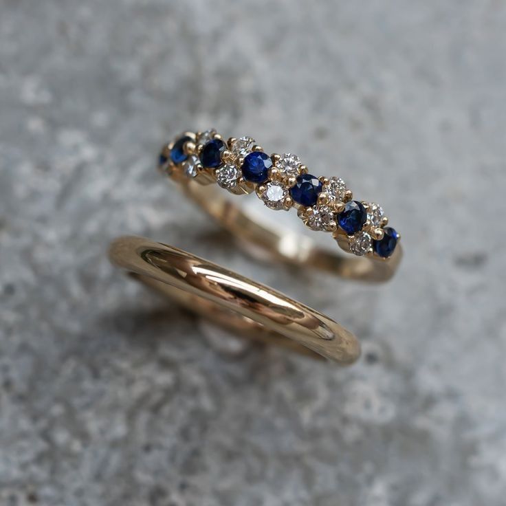 Anillos elegantes con zirconias azules de estilo vintage