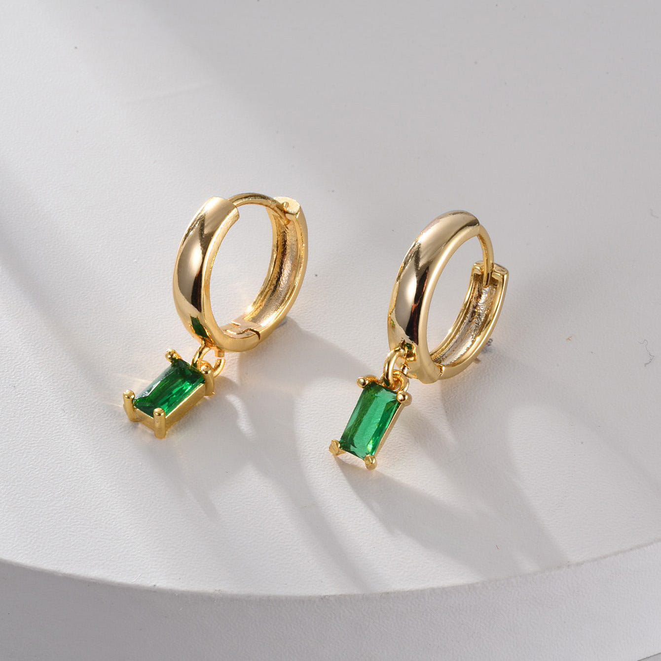 Aretes Elegantes Louisa con Esmeralda