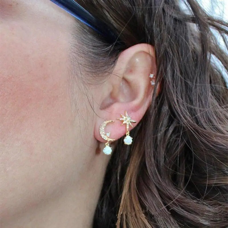 Aretes Luna y Estrella de Oro y Ópalo