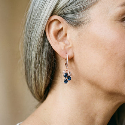 Aretes colgantes con cristales azules