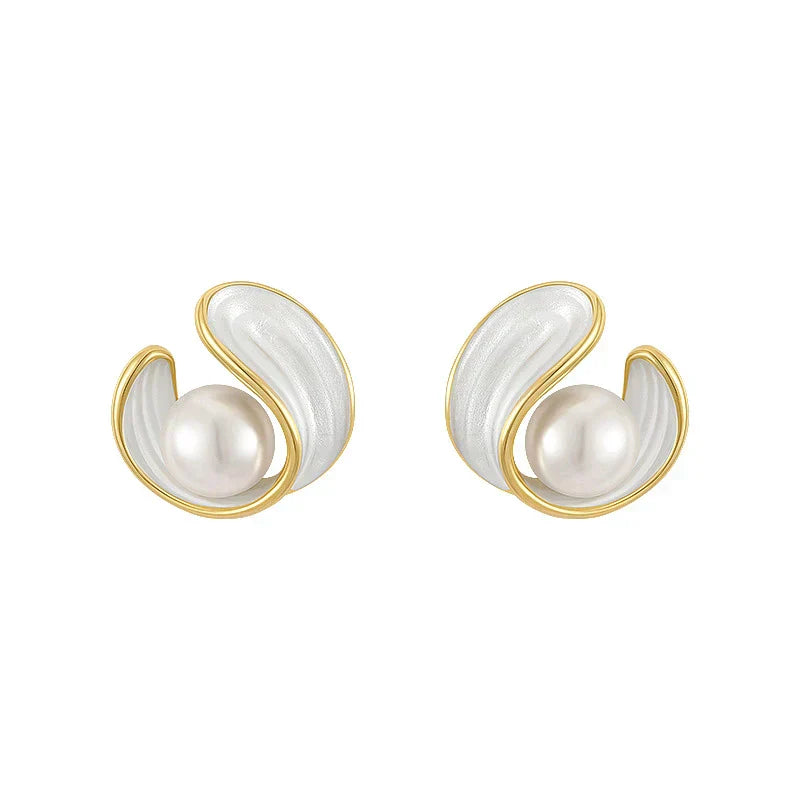 Aretes colgantes de lujo en ópalo blanco y perlas de oro
