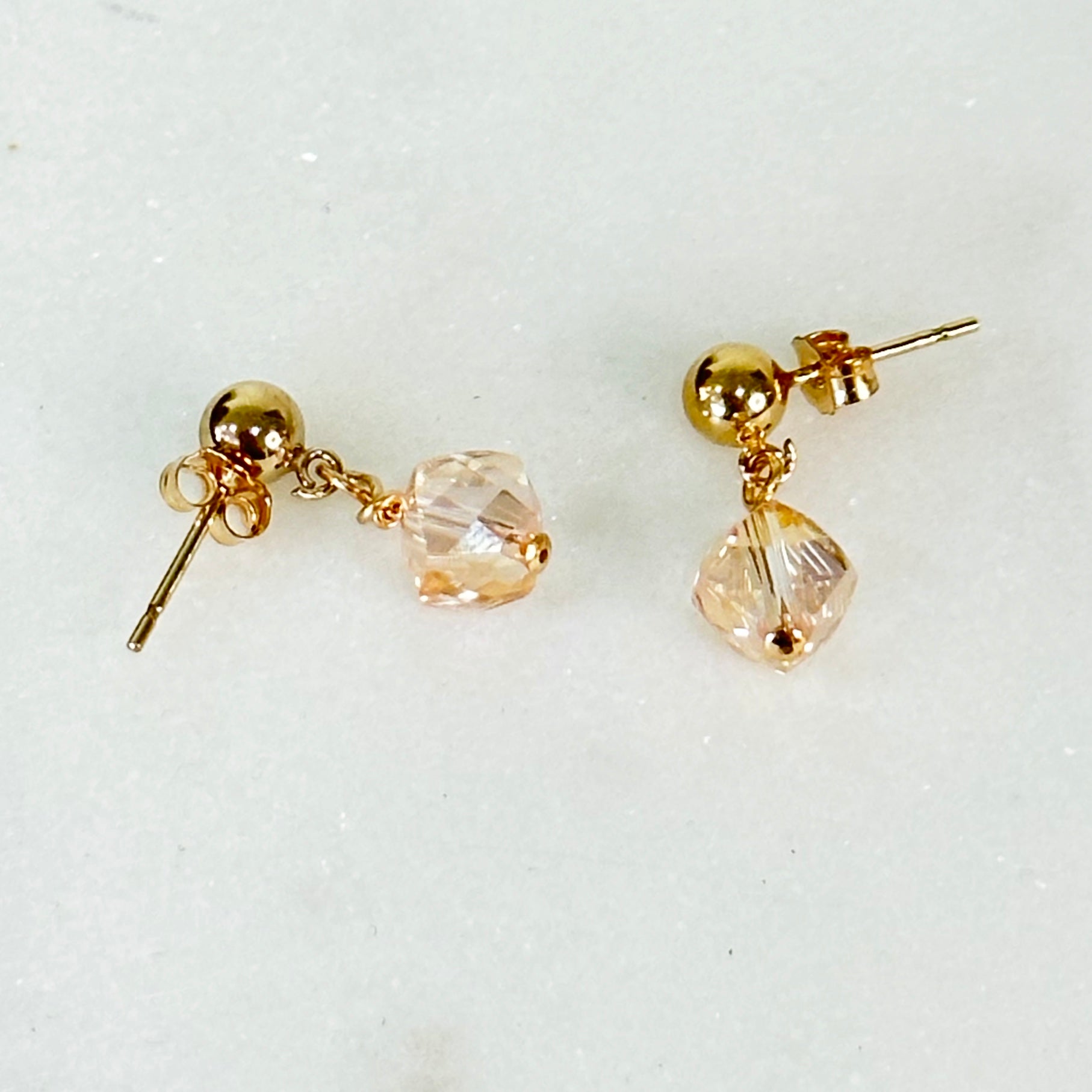 Aretes colgantes de oro "Liana"