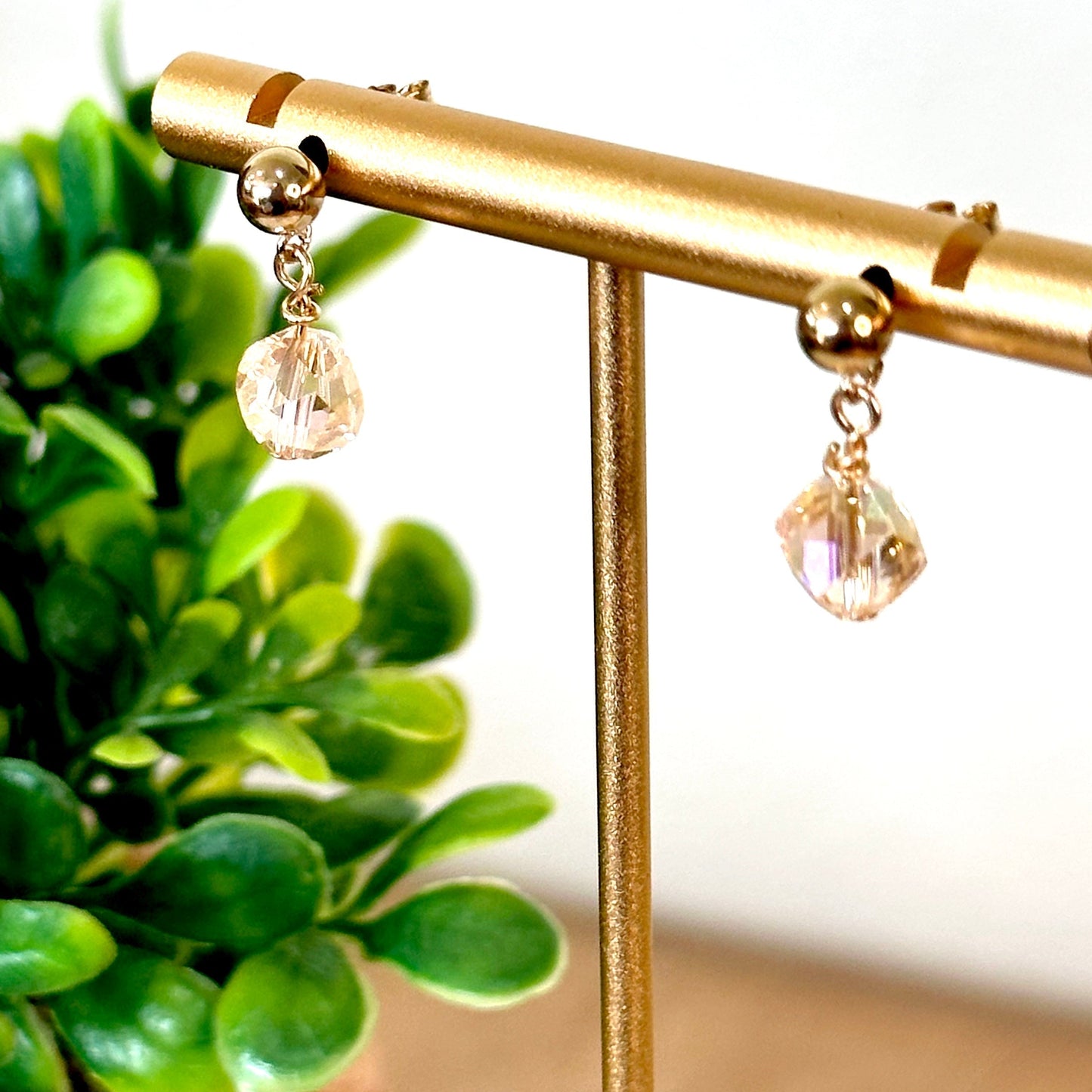 Aretes colgantes de oro "Liana"