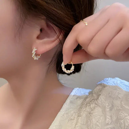 Aretes colgantes de perla redonda