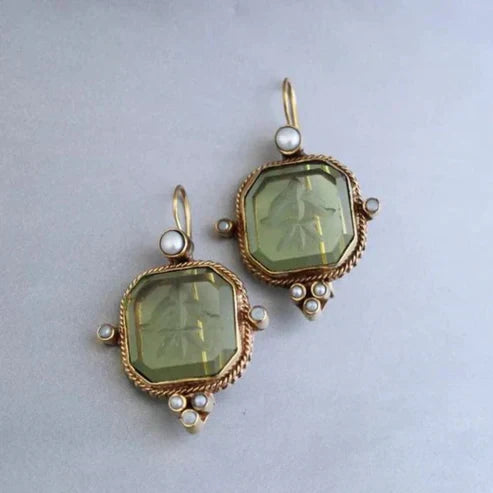 Aretes con cristal verde