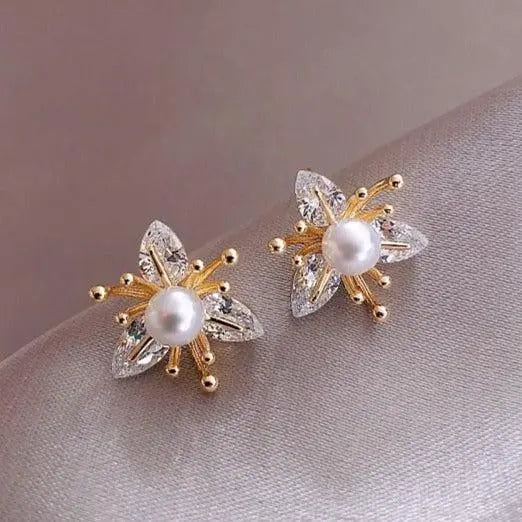 Aretes de flores con cristales y perlas