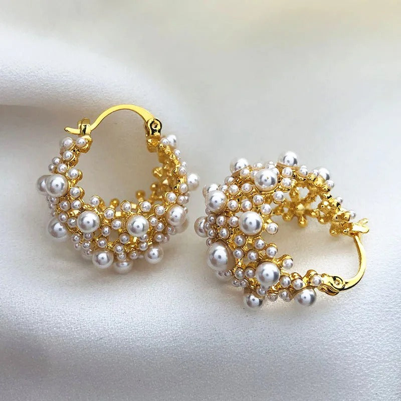 Aretes de oro de diseño vintage con perlas