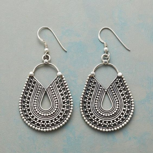 Aretes de plata vintage con mandala suspendido