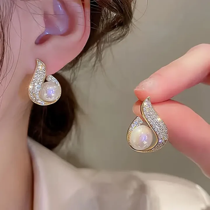 Aretes de zirconia con perlas brillantes