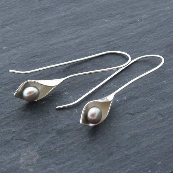 Aretes retro con hoja y perla