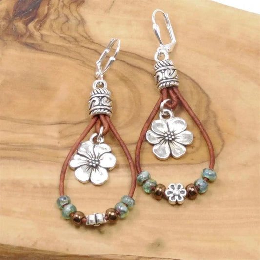 Aretes retro de cuero