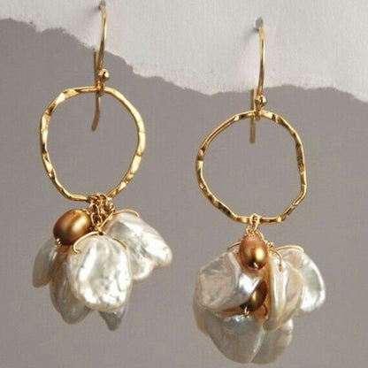 Aretes retro de oro con perlas y flores colgantes