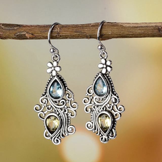 Aretes retro plateados con cristales