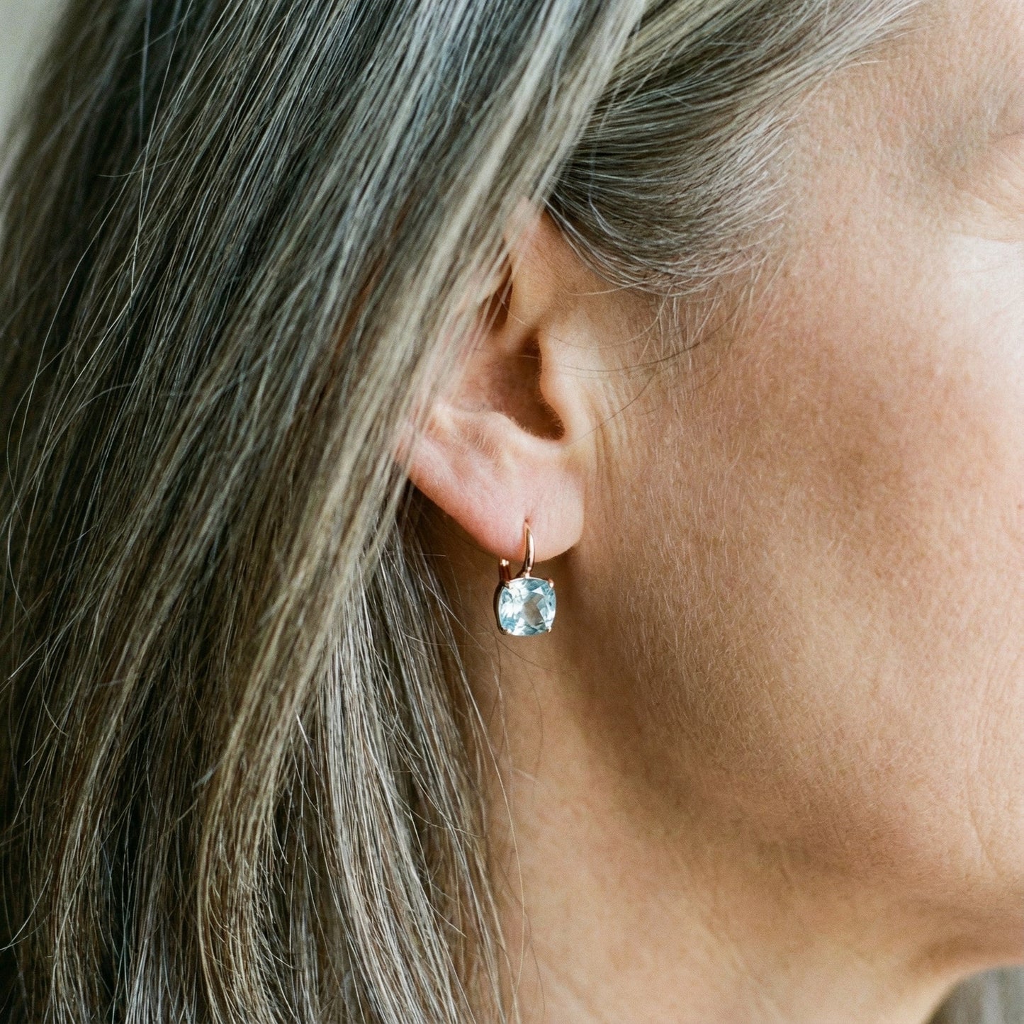 Aretes vintage azules con zirconia integrada