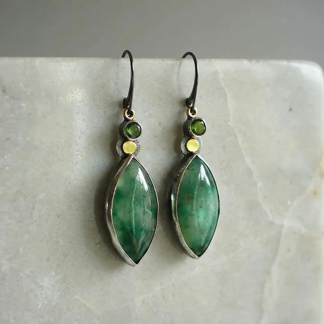 Aretes vintage con piedra verde