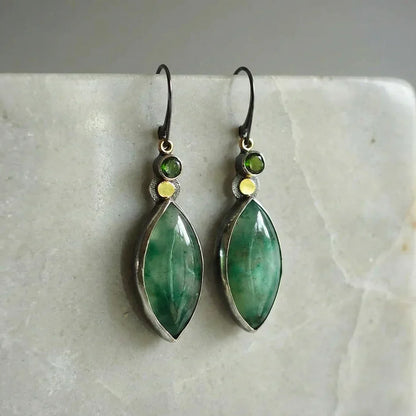 Aretes vintage con piedra verde
