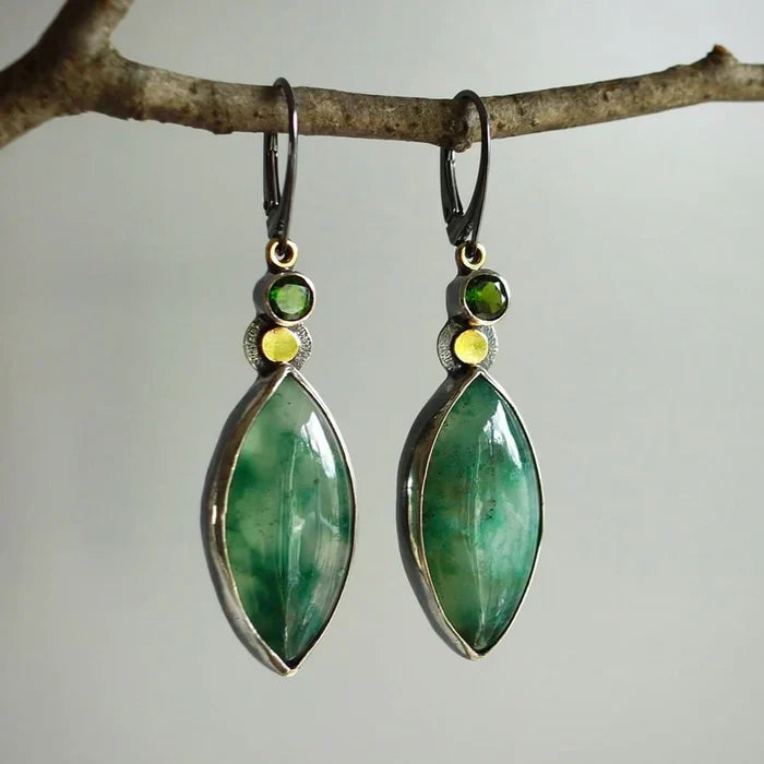Aretes vintage con piedra verde