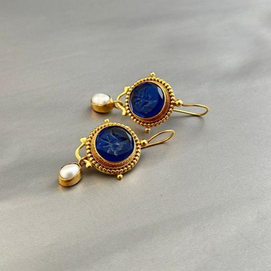 Aretes vintage de oro con perlas azules