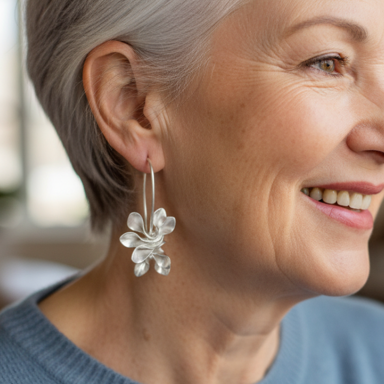 Aretes vintage de plata con flores irregulares
