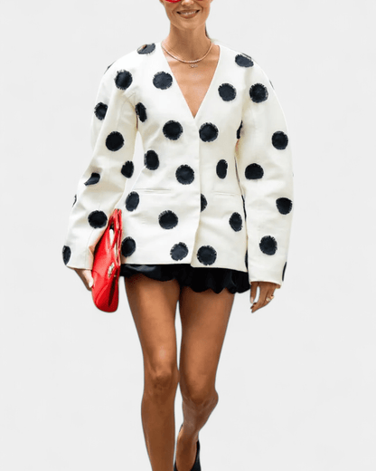 Klára | Bílá bunda s černými puntíky