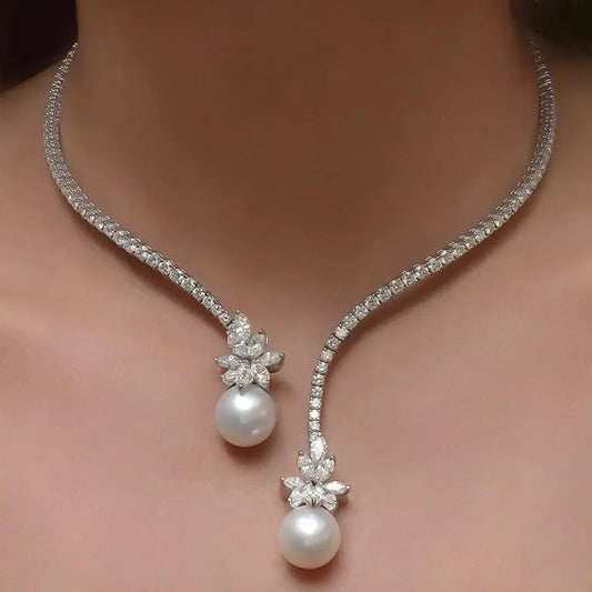 Collar Elegante y Brillante de Perlas Plateadas