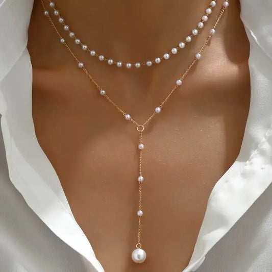 Collar de perlas de dos hileras con colgantes