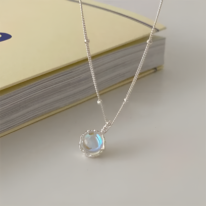 Collar de piedra lunar