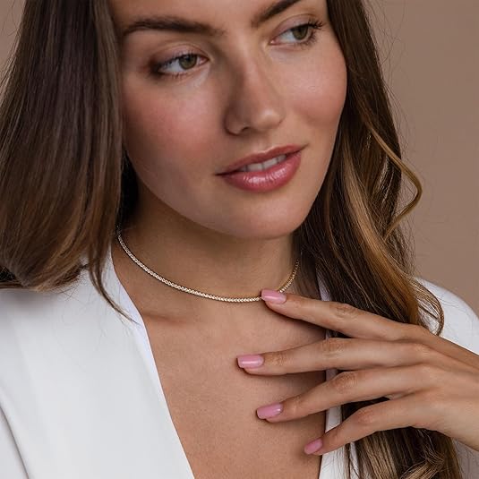Collar de tenis dorado
