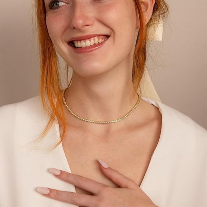 Collar de tenis dorado