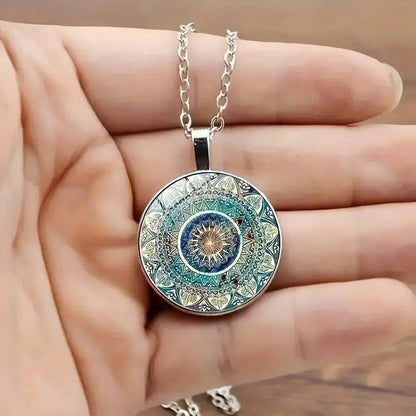 Collar retro redondo con mandalas azules