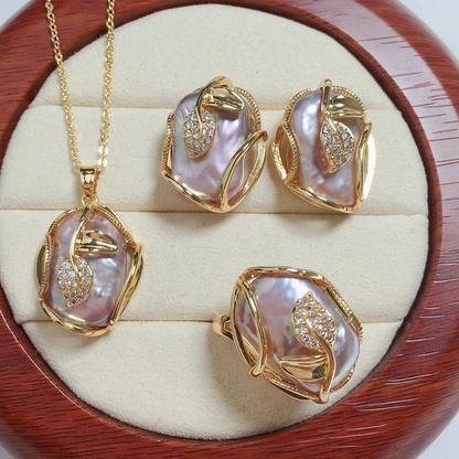 Collar total + Aretes con perlas de oro de agua