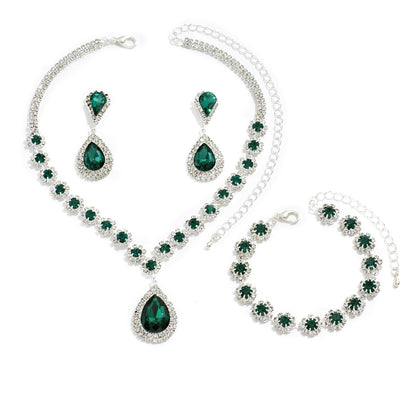 Conjunto completo de tres joyas para novias