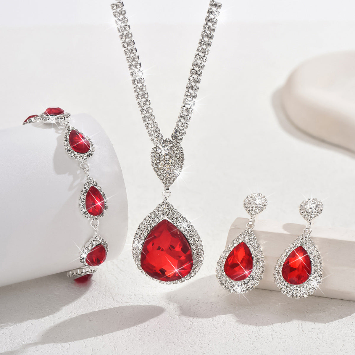 Conjunto de joyas Thalira en oro blanco