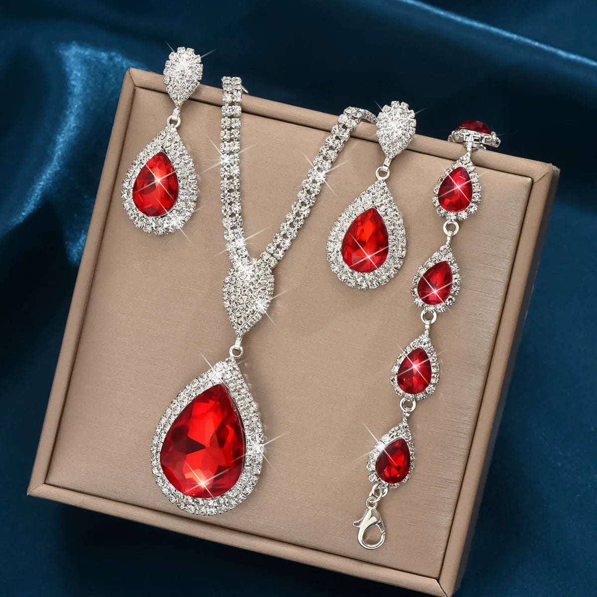 Conjunto de joyas Thalira en oro blanco