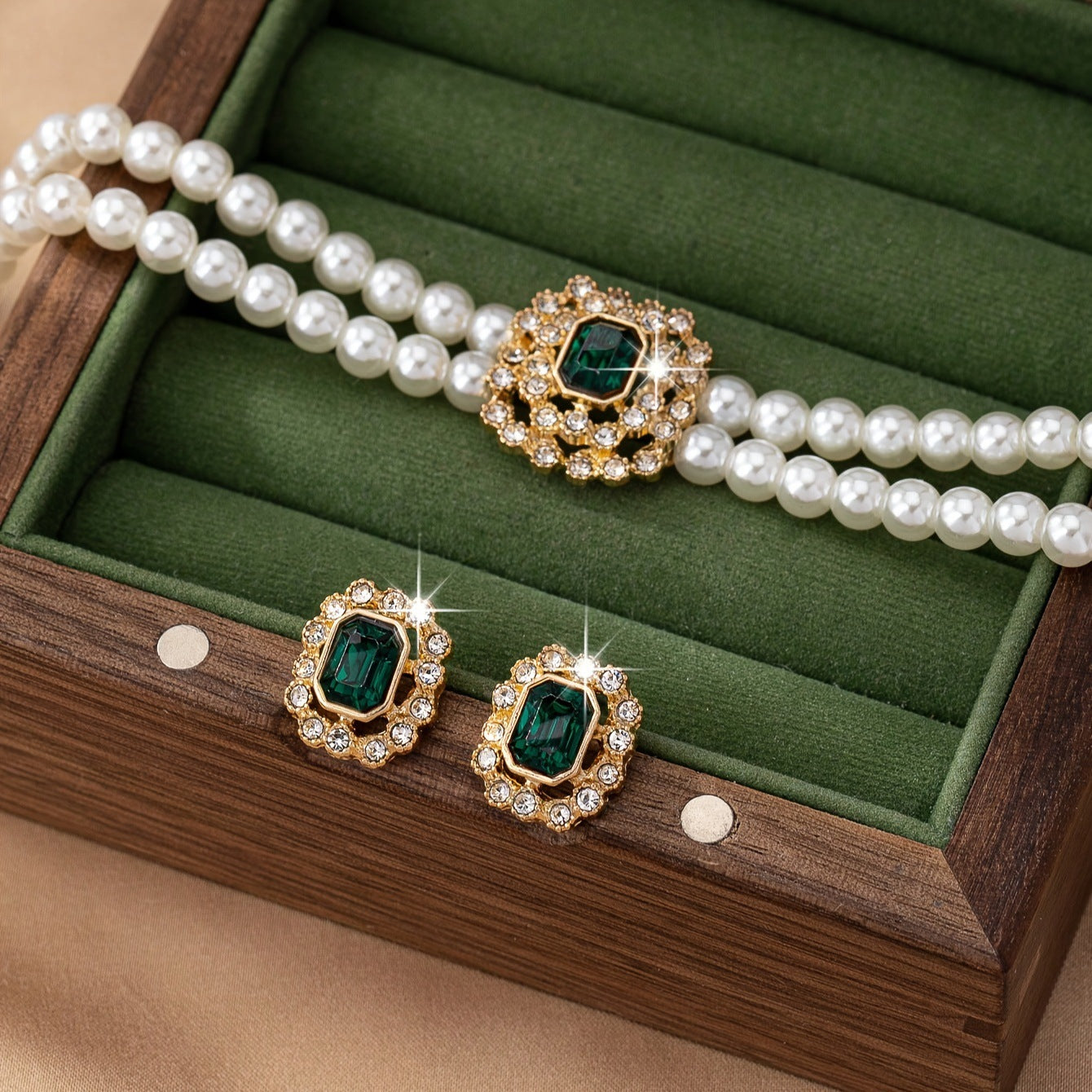 Conjunto de joyas Thamyris