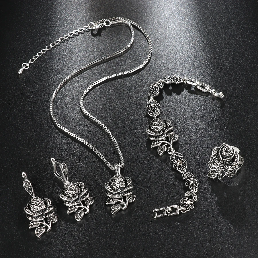 Conjunto elegante de plata con zirconia
