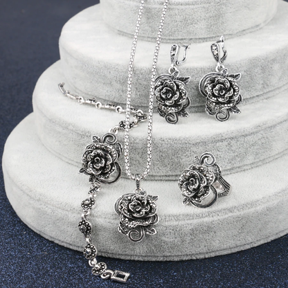 Conjunto elegante de plata con zirconia