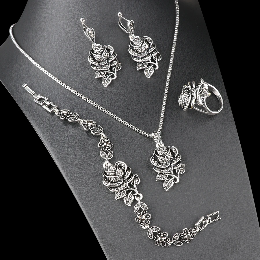 Conjunto elegante de plata con zirconia