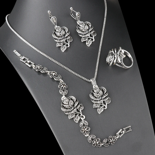 Conjunto elegante de plata con zirconia