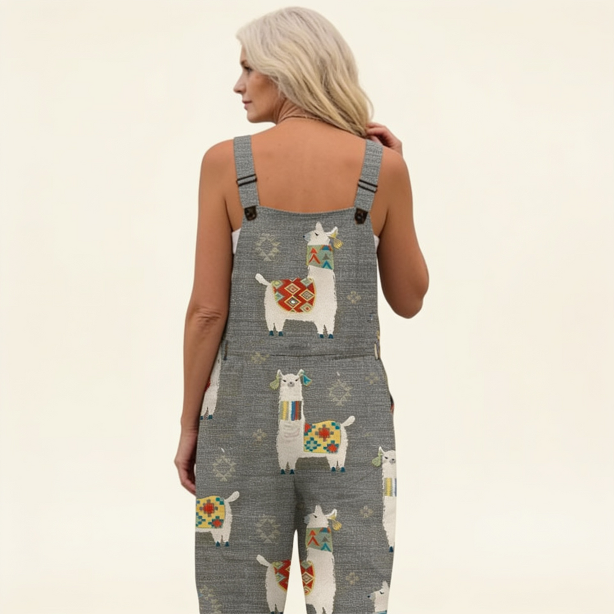 Emanuela | Overal s šedými boho lamami